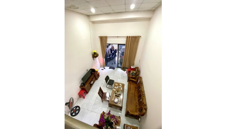 Hàng Hot: Nhà Mặt tiền 1 trệt 1 lửng, 65m2, Ô Tô Ngủ trong nhà CHỈ CÓ 4,9 tỷ. Đường Huỳnh Thị Hai, Quận 12